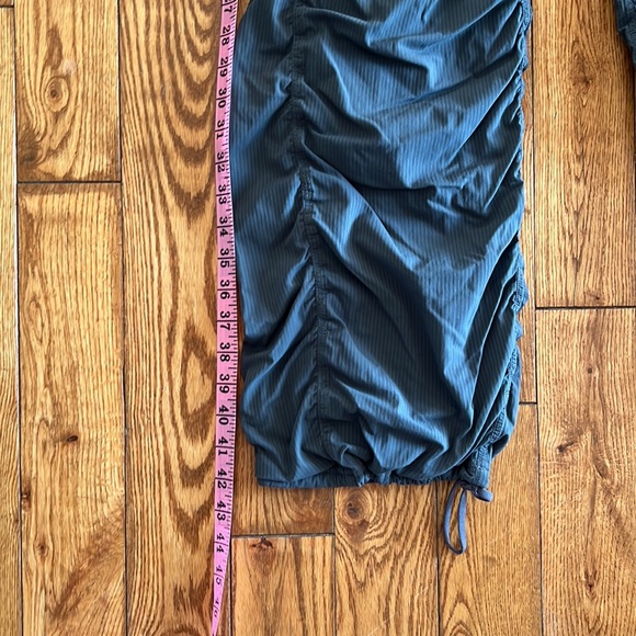 SOLD Lululemon lined dance studio pants grey size 6 - Picture 8 of 8